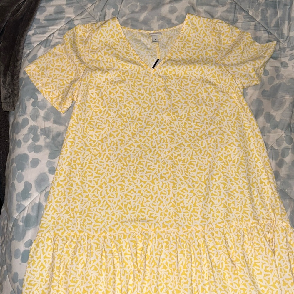 cute thin sundress. yellow with flower design